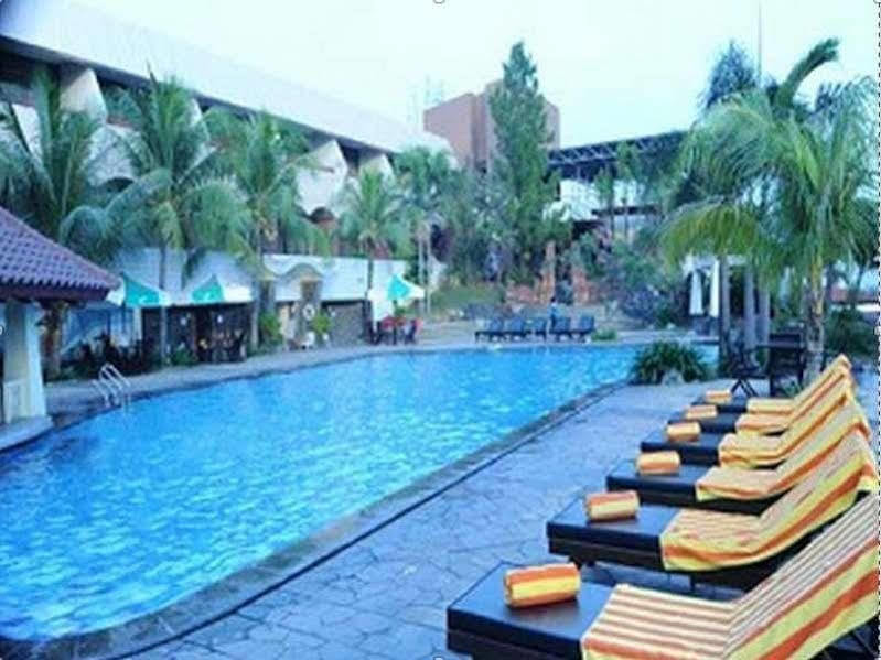 Patra Semarang Hotel & Convention Exterior foto